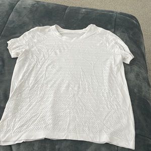Lululemon t-shirt
